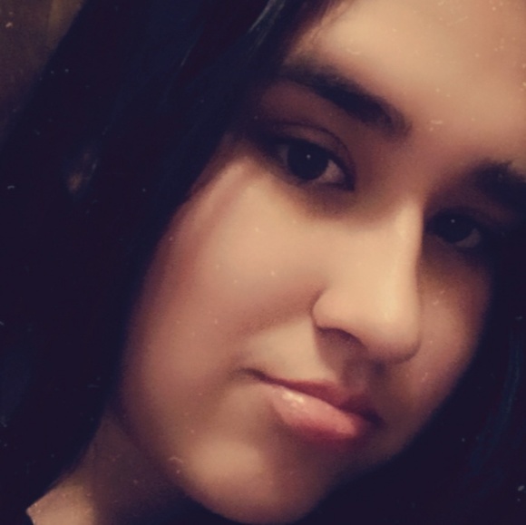 Meet your Posher, Heather - Picture 1 of 1